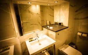 Heywood Spa Hotel Bathroom